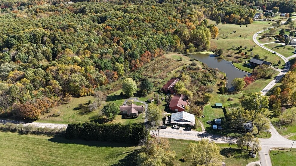 8820 N Old State Road 37, Bloomington, IN à vendre - Photo du bâtiment - Image 2 de 10