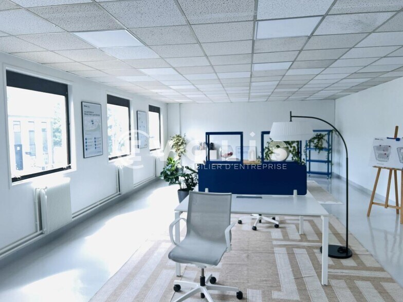 Office in Lognes for lease - Interior Photo - Image 2 of 21
