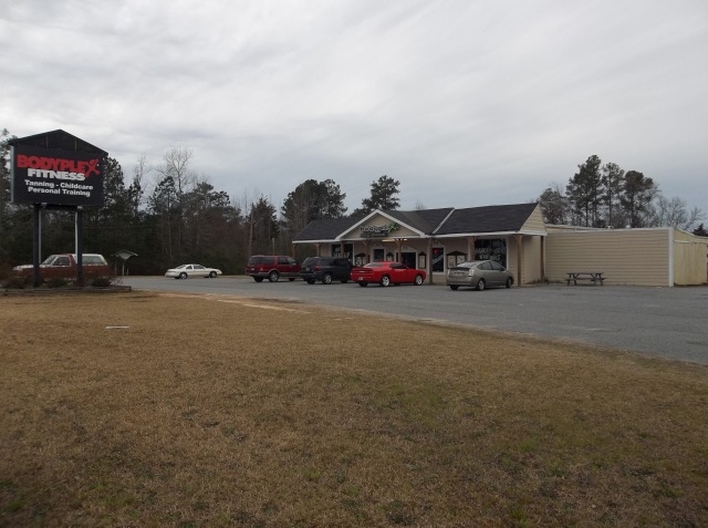 1174 Calhoun Falls Hwy, Elberton, GA à vendre - Photo du b timent - Image 1 de 1