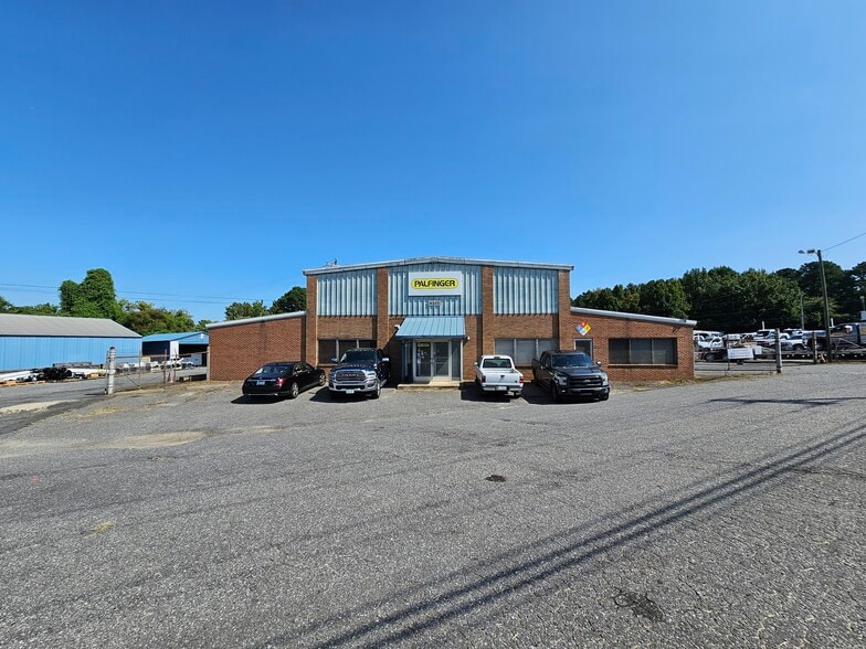 4101 N Trailer Dr, Charlotte, NC for lease - Building Photo - Image 1 of 5