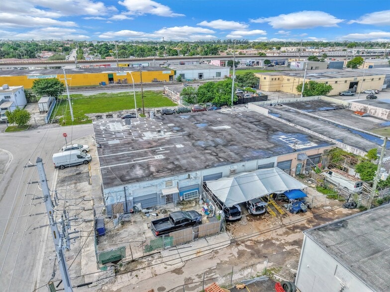 205 W 22nd St, Hialeah, FL for sale - Building Photo - Image 3 of 6