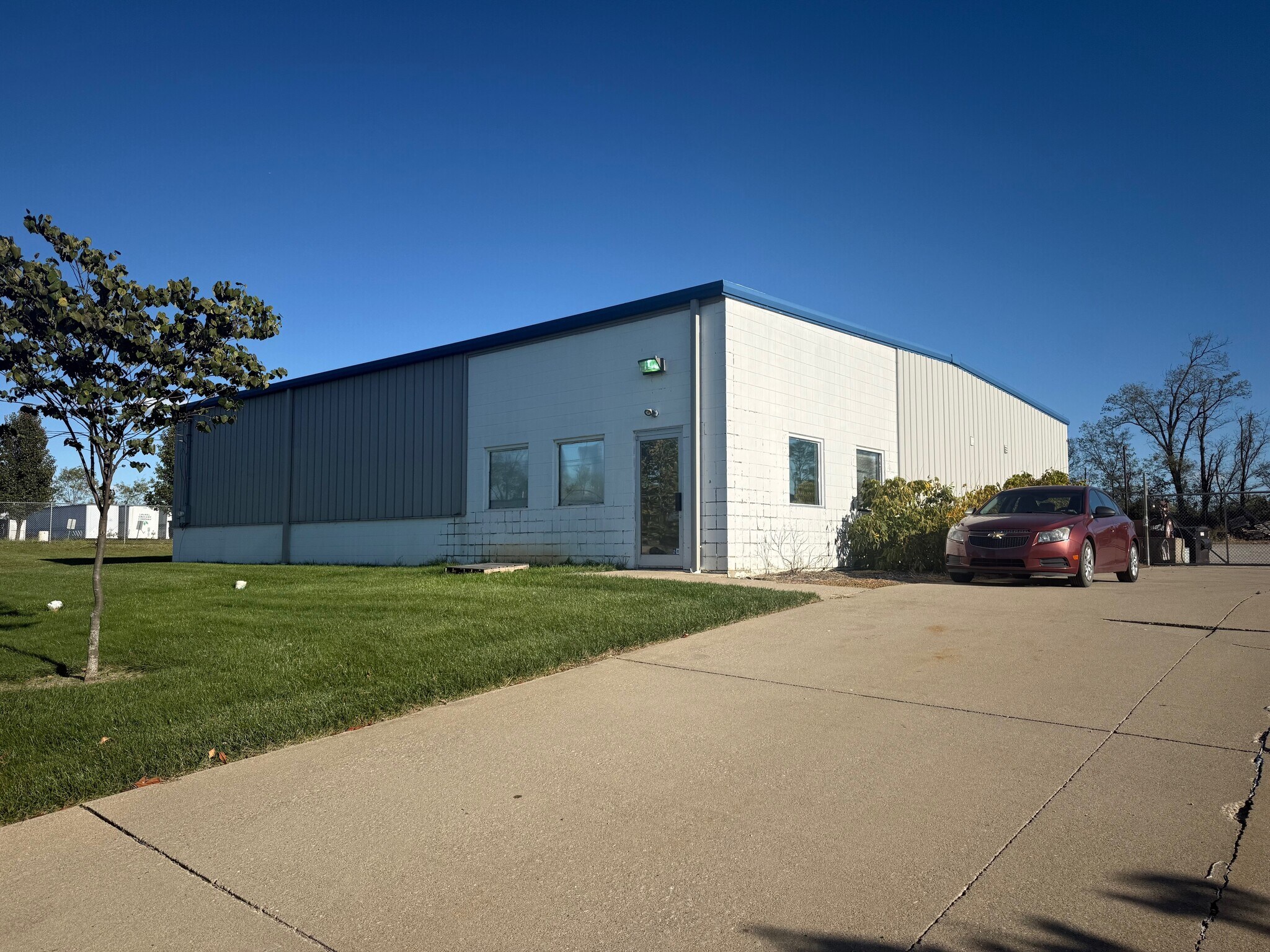 51 Cummings Dr, Walton, KY for lease Building Photo- Image 1 of 7