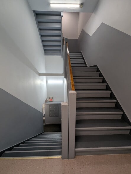 572-574 Newark Ave, Jersey City, NJ à vendre - Photo du bâtiment - Image 2 de 24