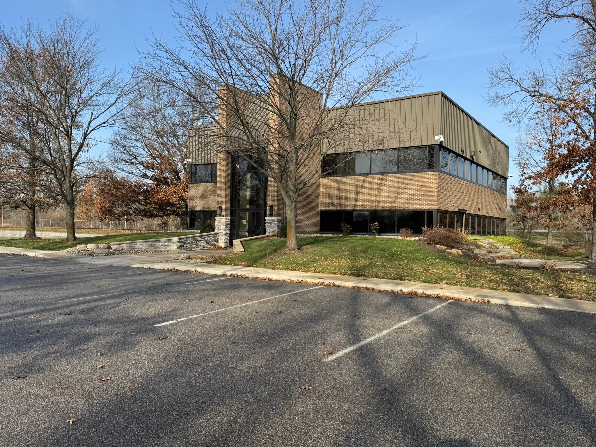 2958 Gateway Dr, Elkhart, IN à vendre Photo principale- Image 1 de 19