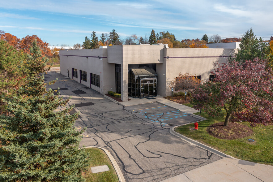 1731 Harmon Rd, Auburn Hills, MI for lease - Aerial - Image 1 of 7