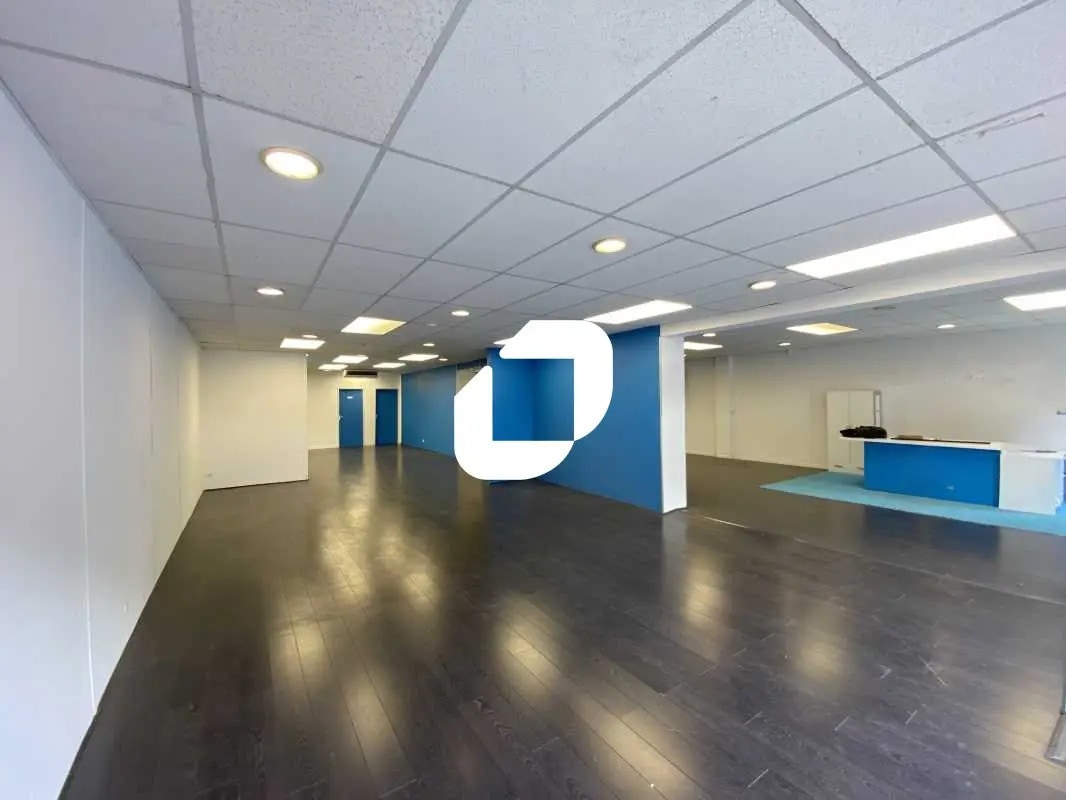 Retail in Lattes for lease Interior Photo- Image 1 of 8