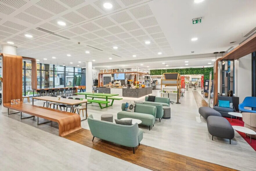 12/16 Rue Sarah Bernhardt, Asnières-sur-Seine for lease - Building Photo - Image 3 of 14