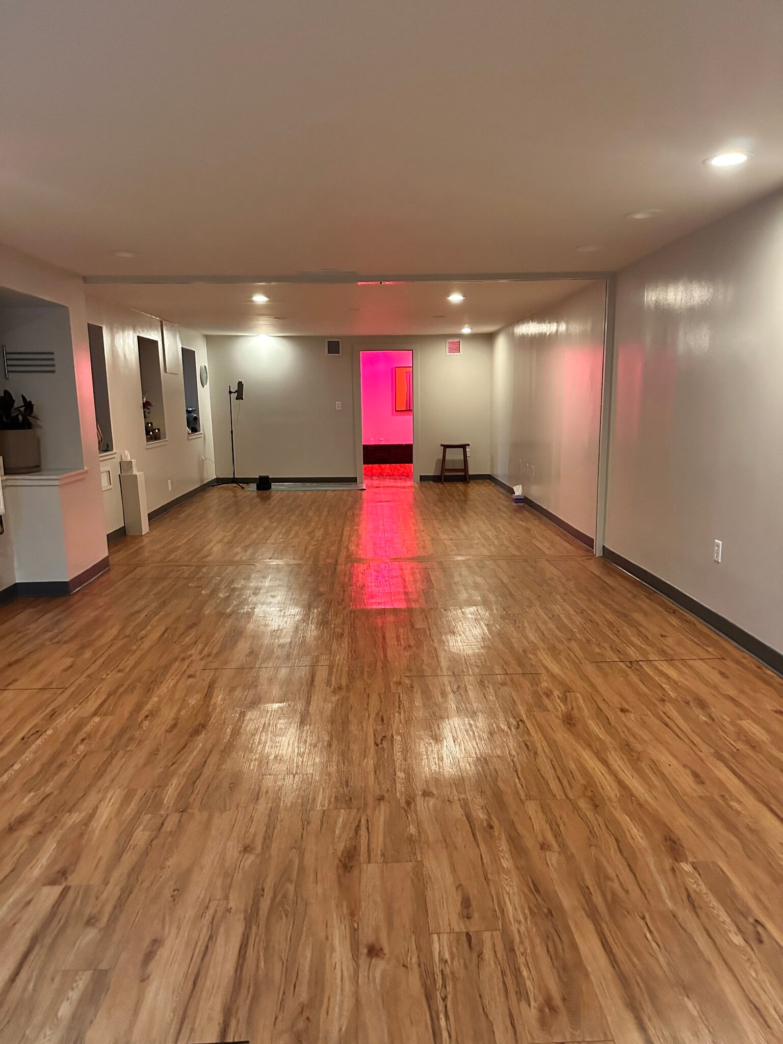 180 W 80th St, New York, NY for lease Interior Photo- Image 1 of 7