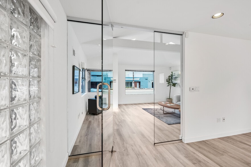 742 Washington Blvd, Marina Del Rey, CA for sale - Building Photo - Image 3 of 20