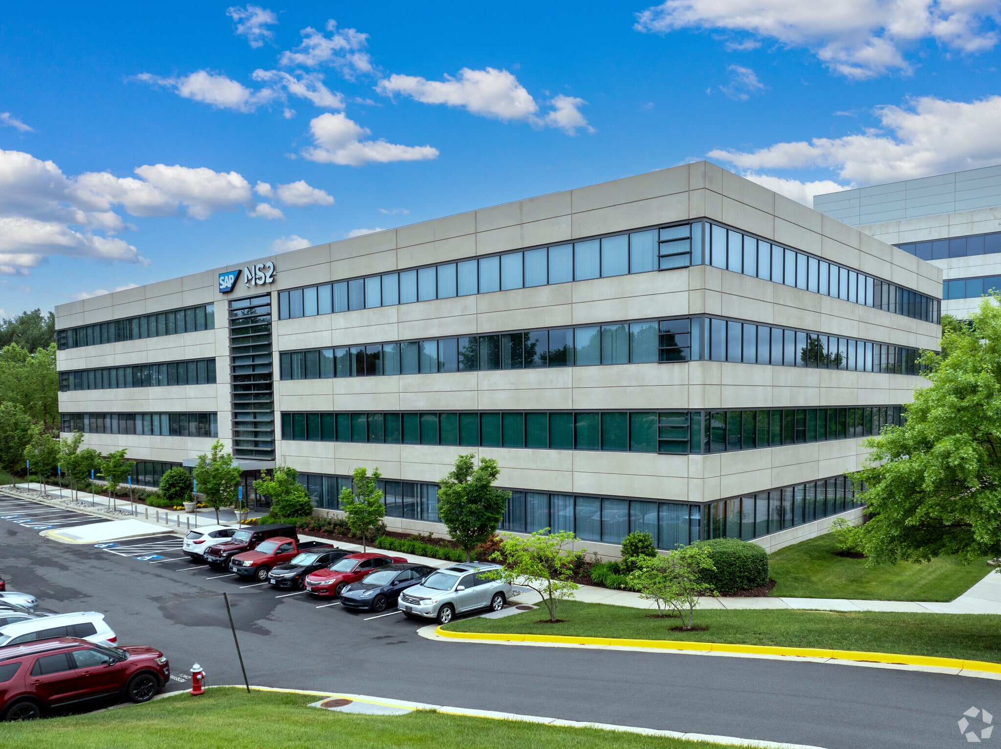 15040 Conference Center Dr, Chantilly, VA for lease Building Photo- Image 1 of 14