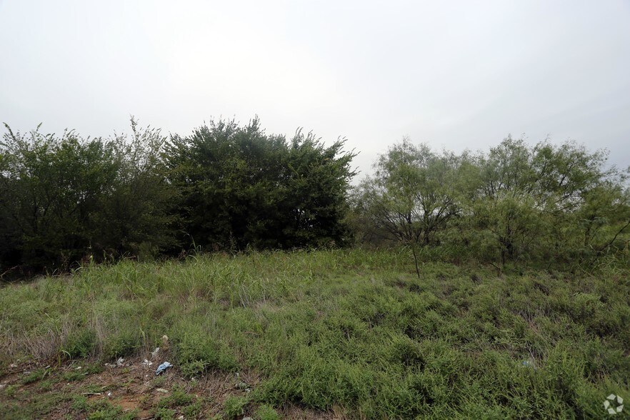 8200 Ederville Rd, Fort Worth, TX à vendre - Photo du bâtiment - Image 3 de 3