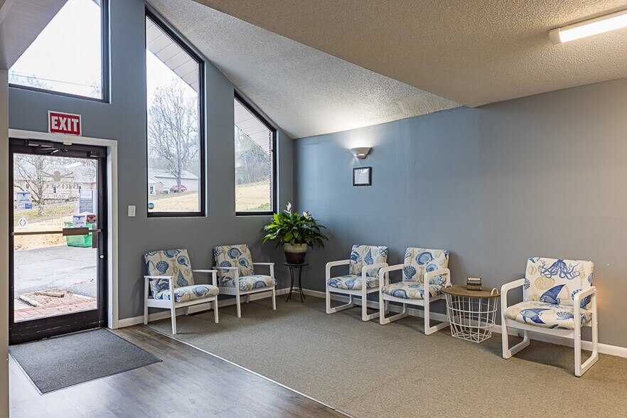 553 Highway 126, Bristol, TN à vendre - Photo du bâtiment - Image 2 de 12