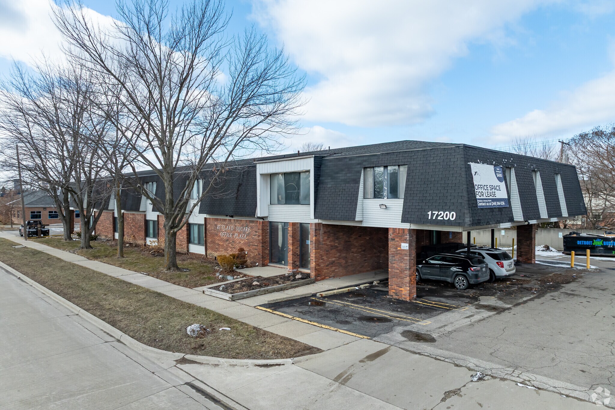 17200 W 10 Mile Rd, Southfield, MI à louer Photo principale- Image 1 de 62