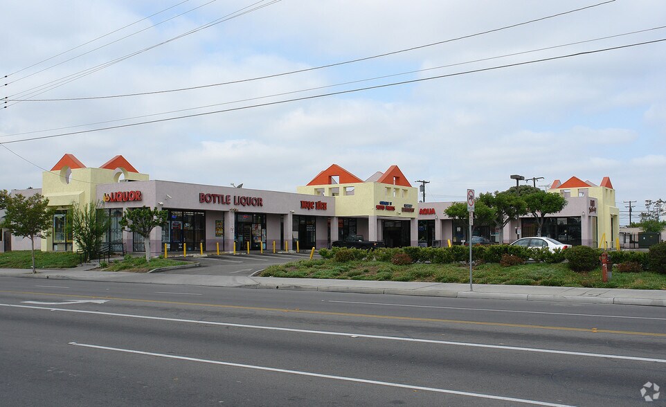 4502 1st St, Santa Ana, CA à louer - Photo du bâtiment - Image 1 de 3