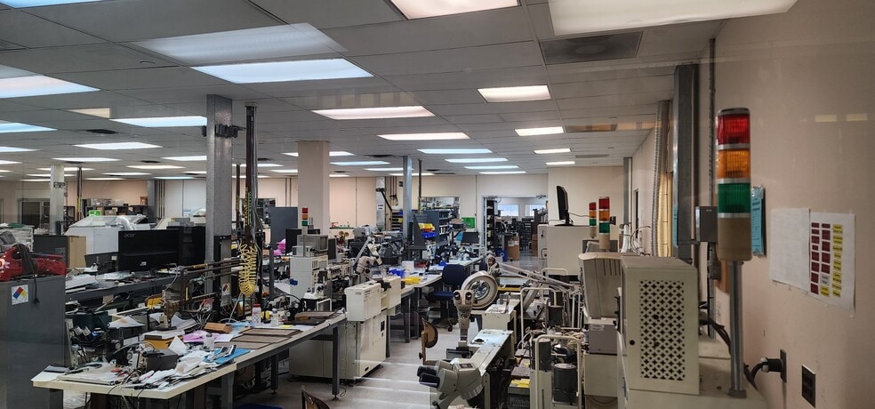 116 Corporate Blvd, South Plainfield, NJ à louer - Photo intérieure - Image 3 de 15