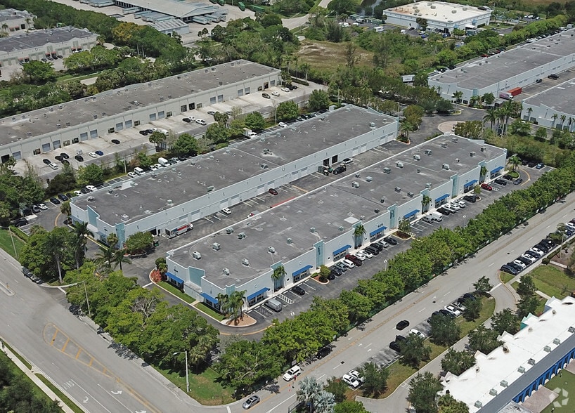 20841 Johnson St, Pembroke Pines, FL for sale - Building Photo - Image 3 of 10