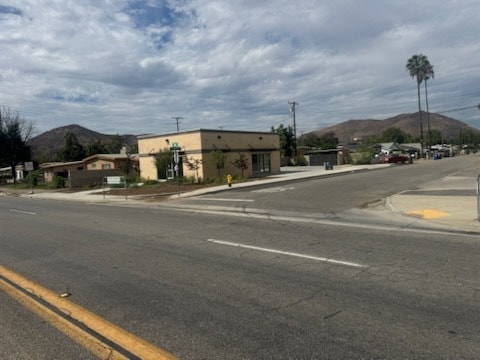 11362 Cedar Ave, Bloomington, CA for lease - Building Photo - Image 3 of 11