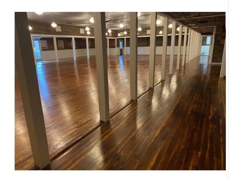 2206 W Main St, Clarksville, AR à vendre - Photo intérieure - Image 3 de 6