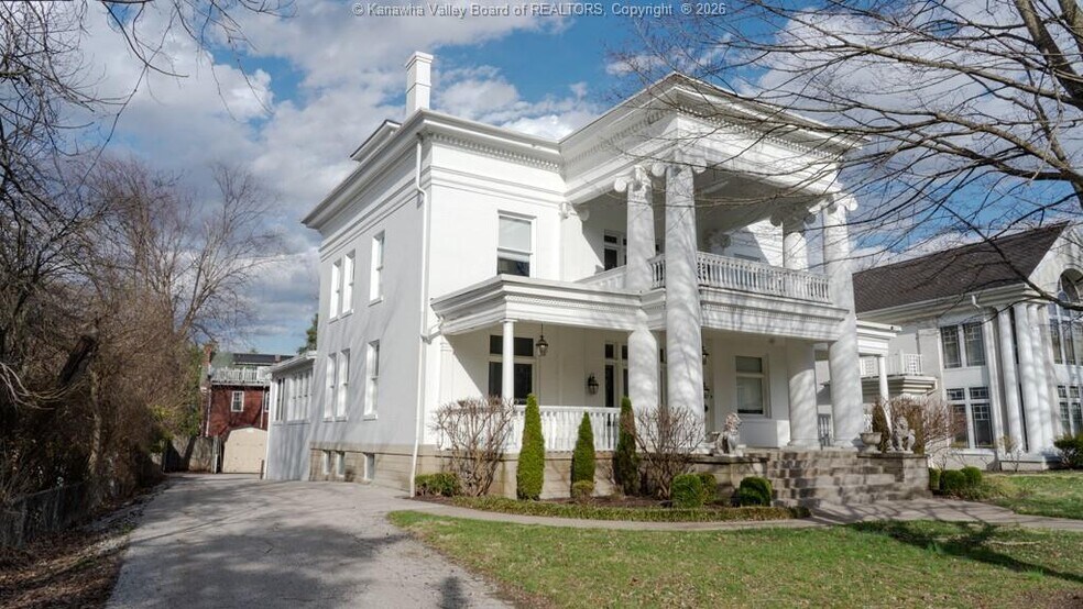 1510 Kanawha Blvd E, Charleston, WV à vendre - Photo du bâtiment - Image 2 de 36