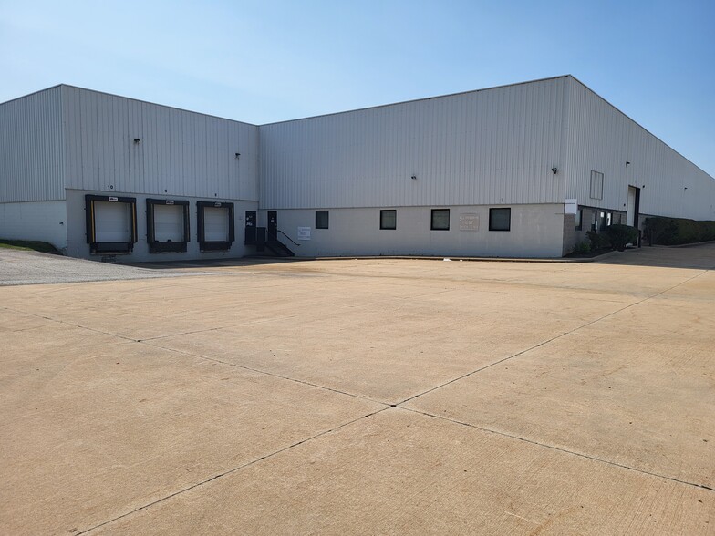 4639 Van Epps Rd, Brooklyn Heights, OH for lease - Building Photo - Image 2 of 4