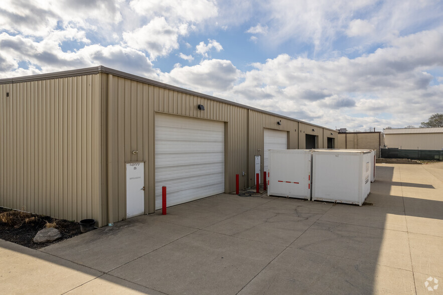 4777 Industry Dr, Fairfield, OH for lease - Building Photo - Image 3 of 4