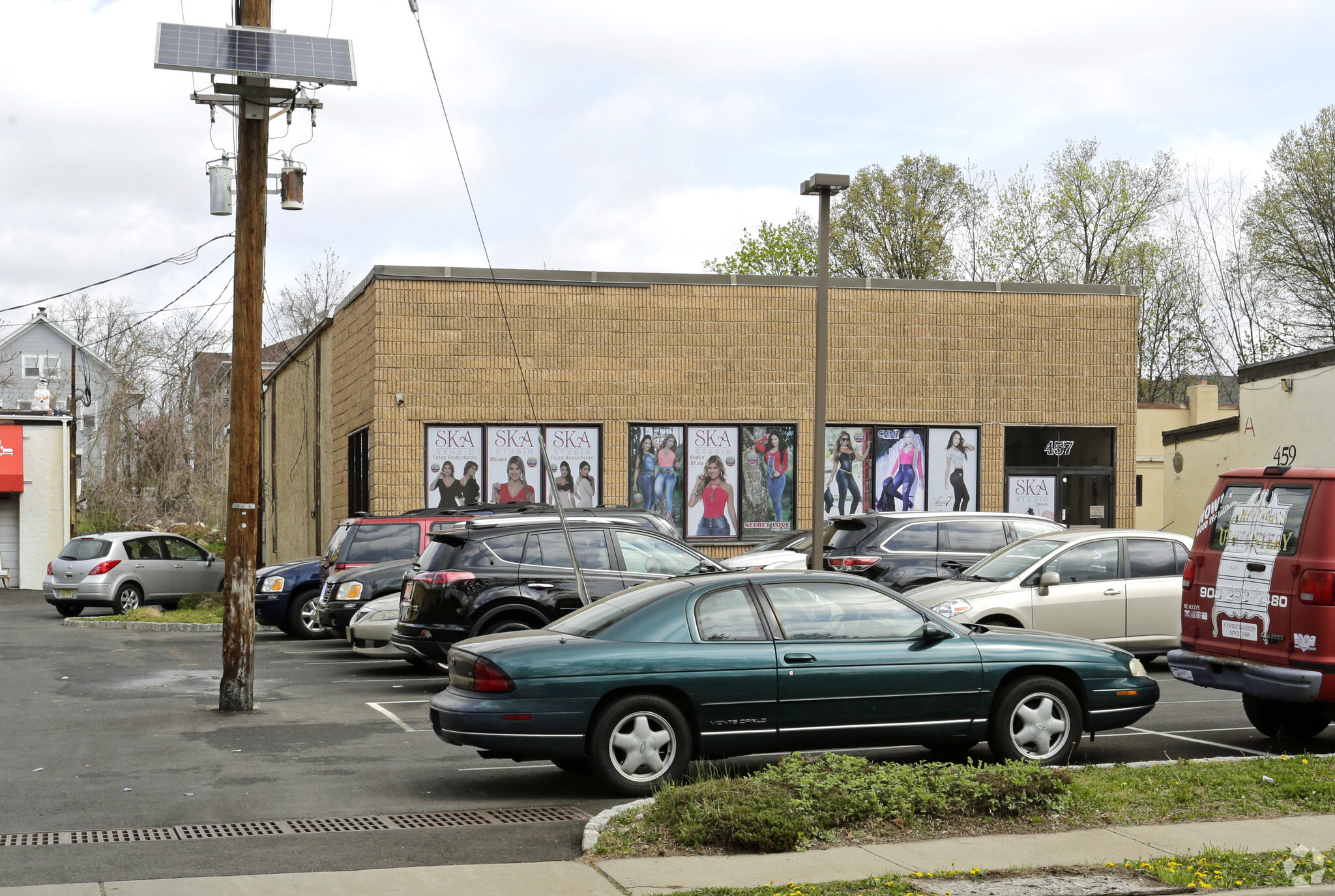 457 E 1st Ave, Roselle, NJ for lease Primary Photo- Image 1 of 25