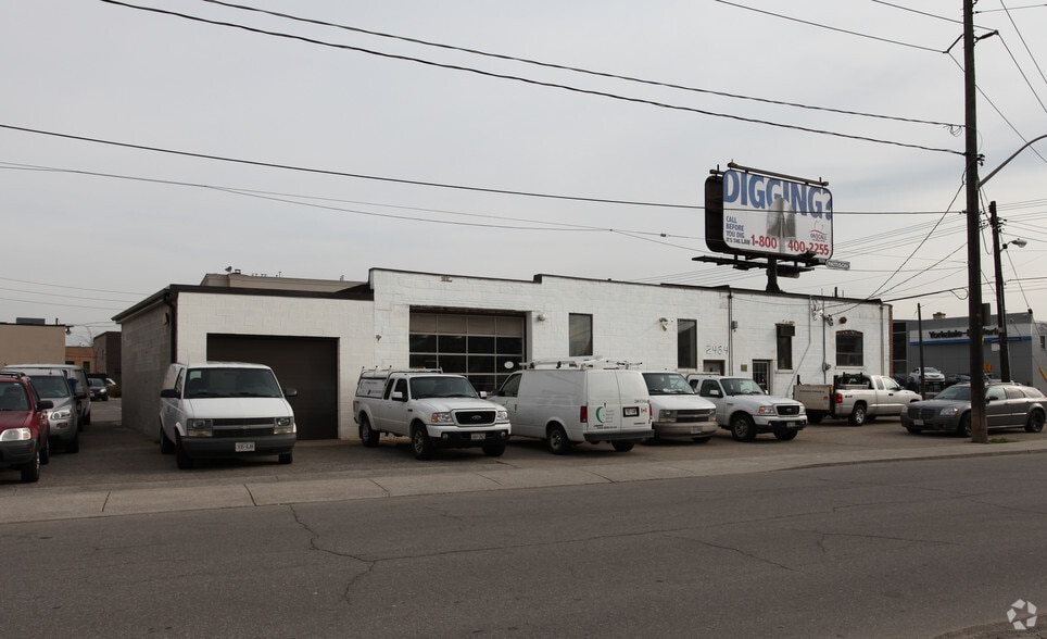 2464 Dufferin St, Toronto, ON for sale - Primary Photo - Image 1 of 1