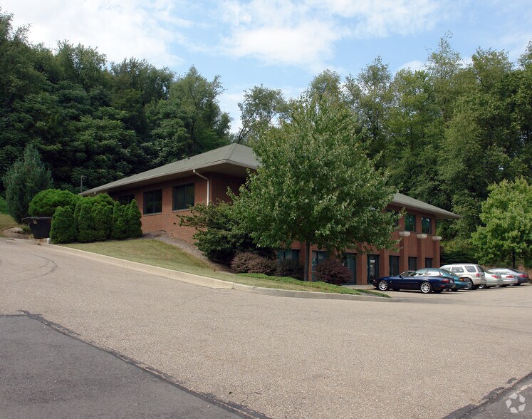 1375 S Main St, North Canton, OH à vendre - Photo du bâtiment - Image 2 de 4