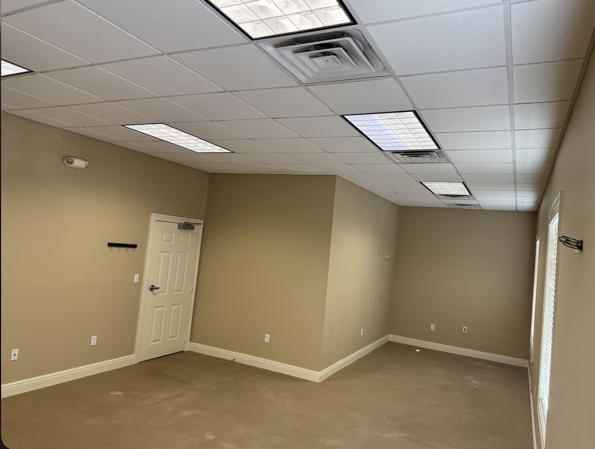 1150 Expressway Dr, Pineville, LA for lease Interior Photo- Image 1 of 3