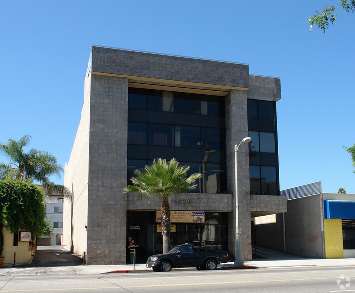14930 Ventura Blvd, Sherman Oaks, CA for lease - Building Photo - Image 2 of 5