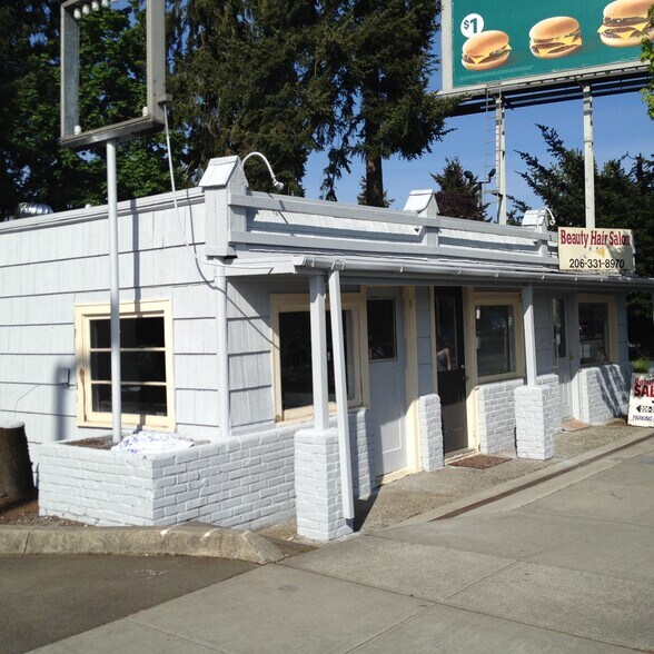 7018 NE Bothell Way, Kenmore, WA à vendre - Photo principale - Image 1 de 13