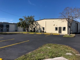 1320 12th St E, Palmetto FL - Entrepôt