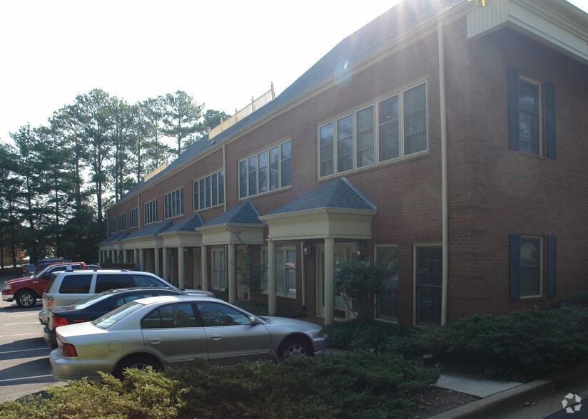 576 Colonial Park Dr, Roswell, GA for lease - Building Photo - Image 2 of 5