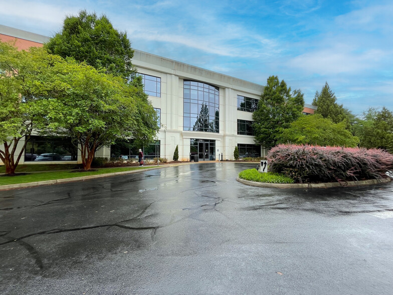 590 Peter Jefferson Pky, Charlottesville, VA for lease - Building Photo - Image 1 of 2