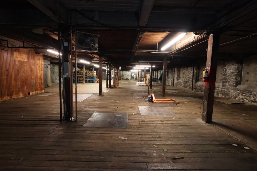 5323 W Jefferson St, Philadelphia, PA for sale - Building Photo - Image 3 of 14