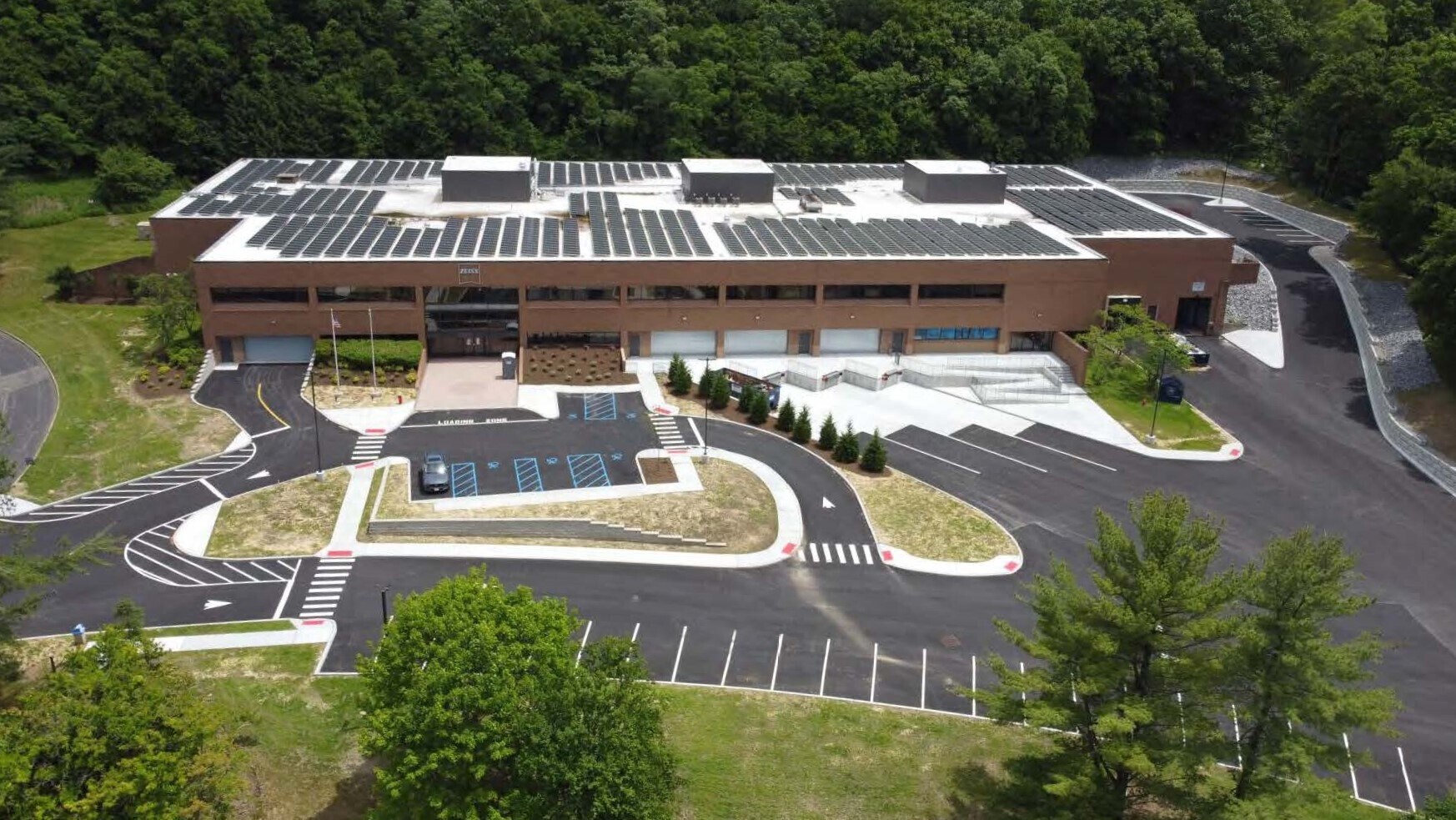 1 Zeiss Dr, Thornwood, NY for lease Building Photo- Image 1 of 9