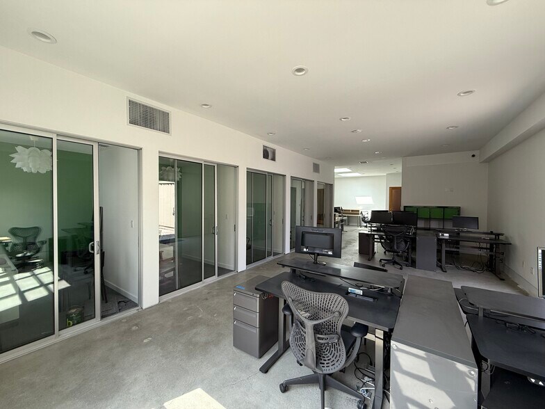 2630-2634 La Cienega Ave, Los Angeles, CA à louer - Photo du bâtiment - Image 3 de 18