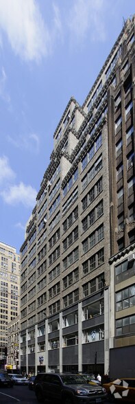 263 W 38th St, New York, NY à louer - Photo du bâtiment - Image 2 de 13