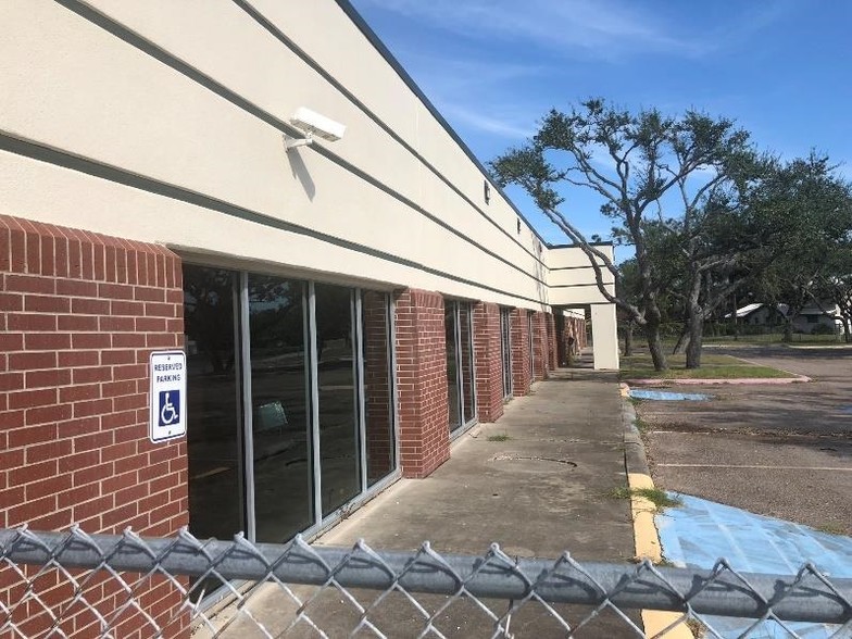 2000 Highway 35 N, Rockport, TX for sale - Building Photo - Image 2 of 7