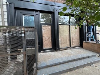 Plus de détails pour 54 Maujer St, Brooklyn, NY - Commerce de détail à louer