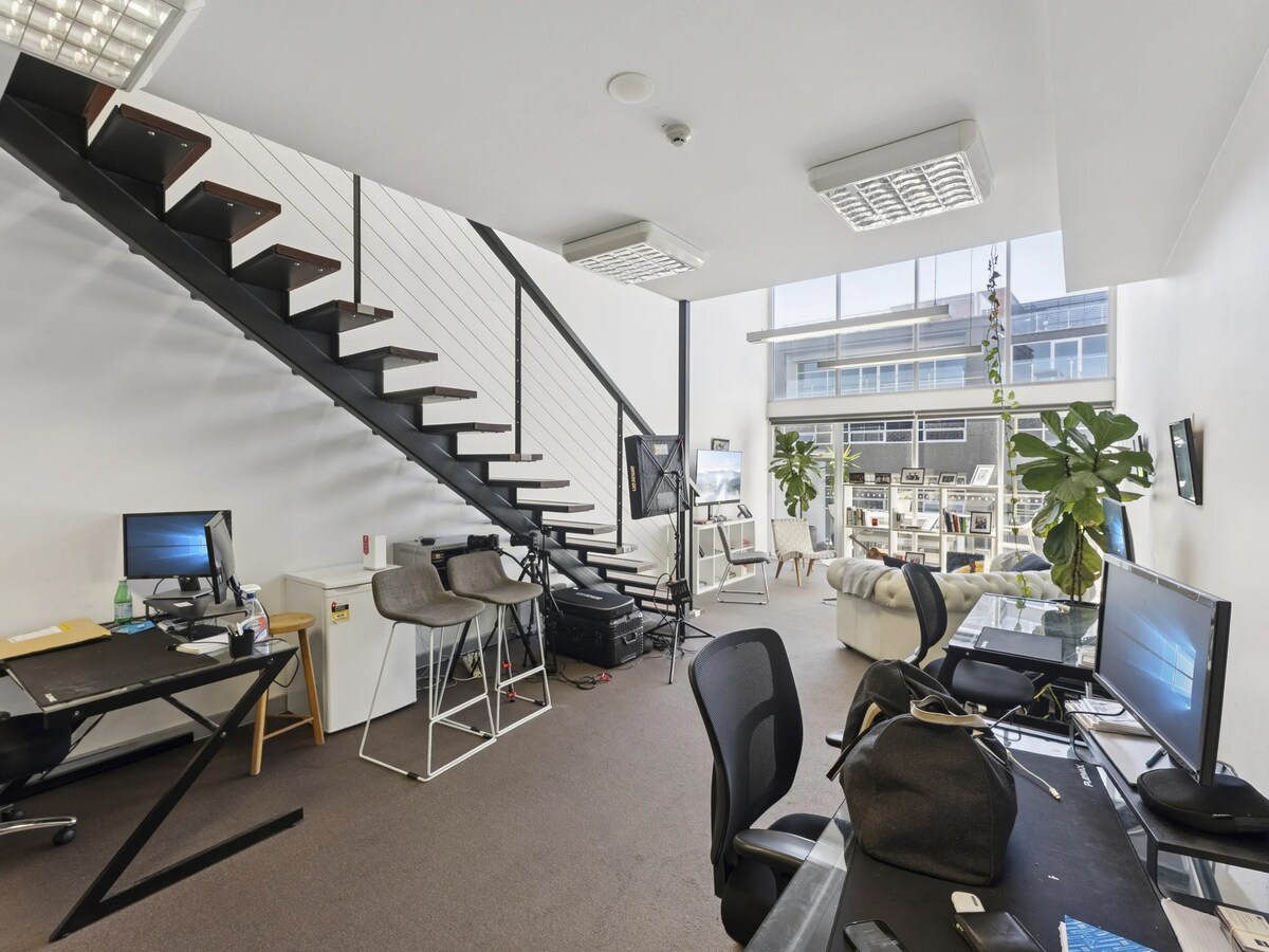 55 Holt St, Surry Hills, NSW 2010 - Unit 508 -  - Interior Photo - Image 2 of 2
