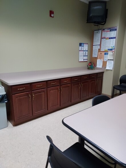 111 W Wayne St, Fort Wayne, IN for lease - Building Photo - Image 3 of 8