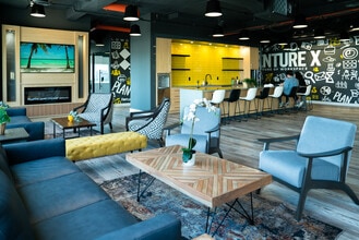 5343 Dundas St W, Toronto, ON for lease Interior Photo- Image 1 of 10