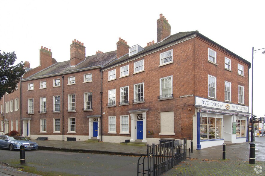 1-3 College Yard, Worcester à louer - Photo principale - Image 1 de 2