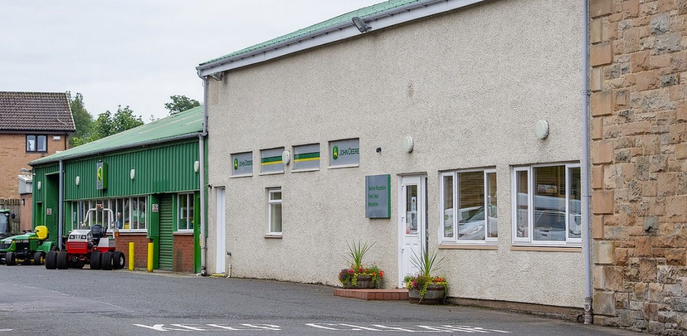 Busby Station portfolio of 5 properties for sale on LoopNet.ca - Building Photo - Image 3 of 6