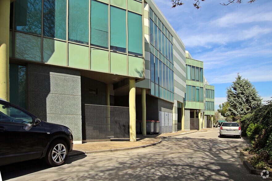 Calle Yécora, 2C, Madrid, Madrid for lease - Building Photo - Image 1 of 5