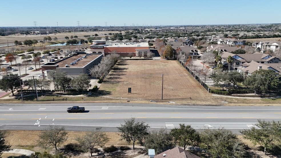 1220 E League City Pky, League City, TX à vendre - Photo du bâtiment - Image 2 de 7