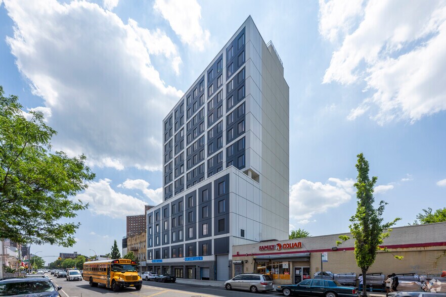 394 Mother Gaston Blvd, Brooklyn, NY for lease - Building Photo - Image 3 of 4