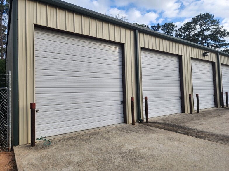 13398 Cedar Hill Dr, Montgomery, TX for sale - Building Photo - Image 3 of 8