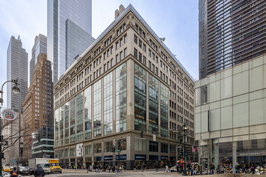 100 West 33rd St, New York, NY à louer - Photo du bâtiment - Image 2 de 5